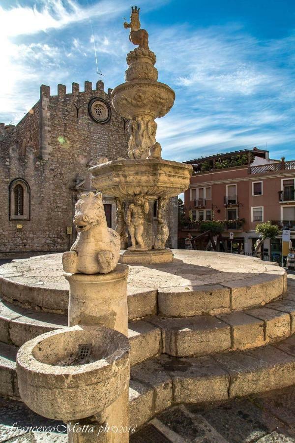 Taormina Castle And Sea View Apartman Kültér fotó